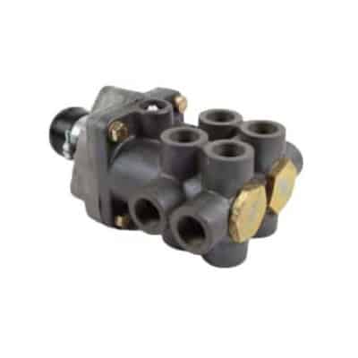 Foot Valve - Knorr Bremse (IVECO: 04700992, 4700992, 02454645, 02522257 42121562)