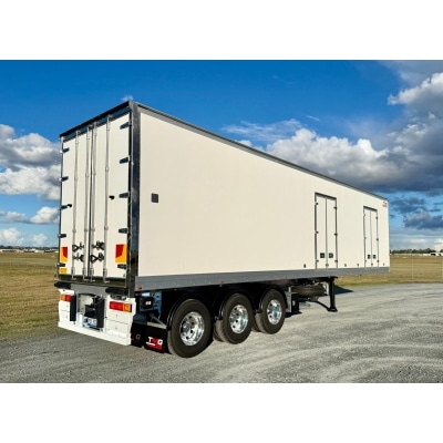 20 PALLET REFRIGERATED SEMI-TRAILER WITH DOORS